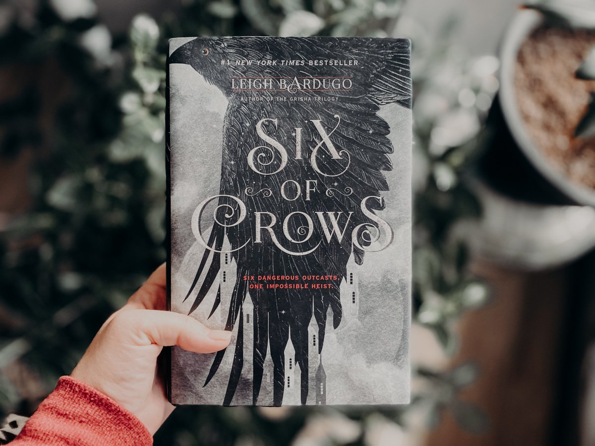You are currently viewing Six of Crows by Leigh Bardugo